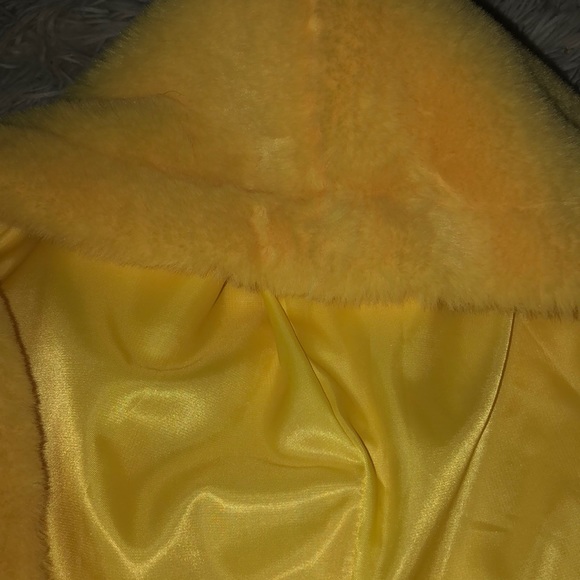 Yellow fuzzy hoodie - Picture 4 of 5
